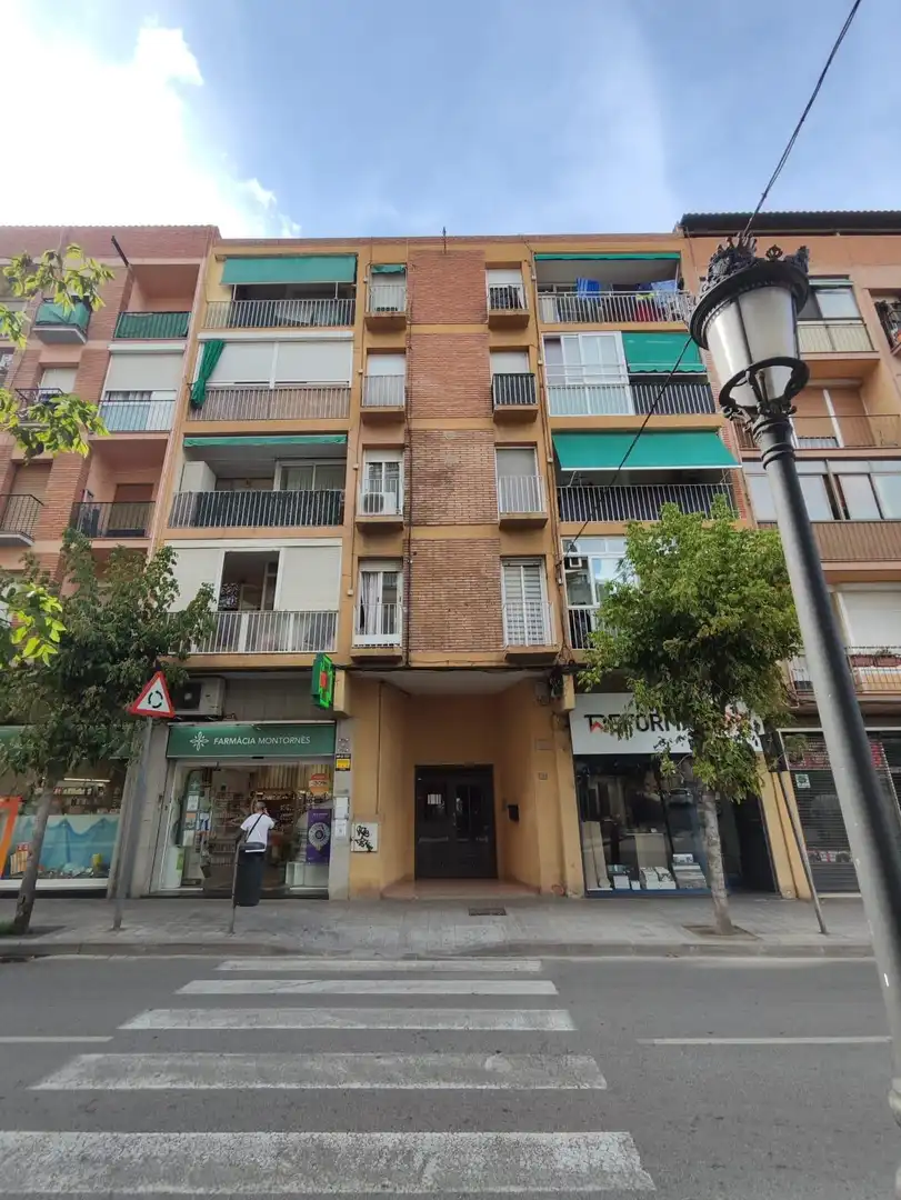 Vista exterior de Pis en venda en Montornès del Vallès amb Aire condicionat i Parquet