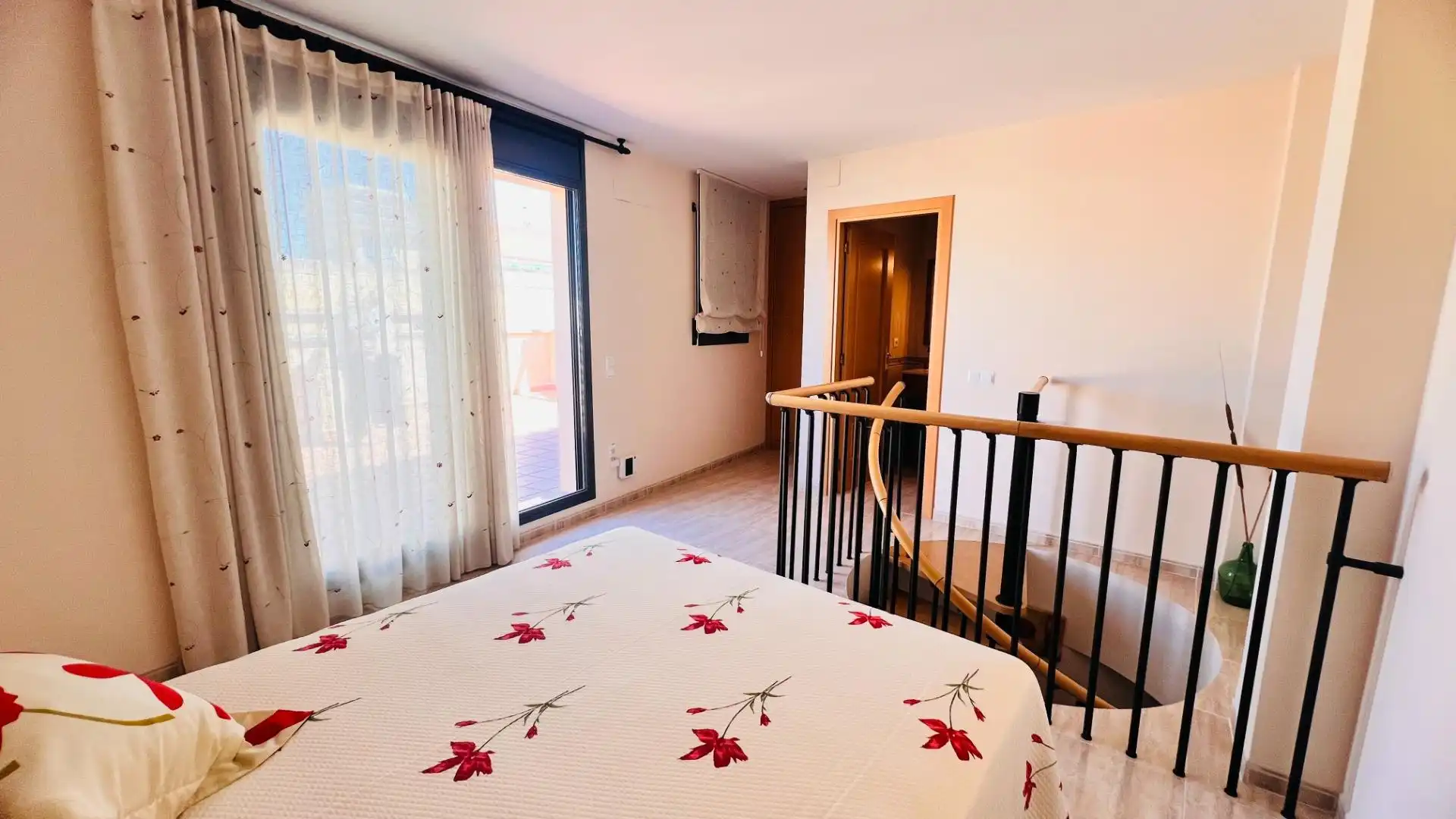 Schlafzimmer von Dachboden zum Verkauf in L'Ampolla mit Terrasse, Möbliert und Alarm