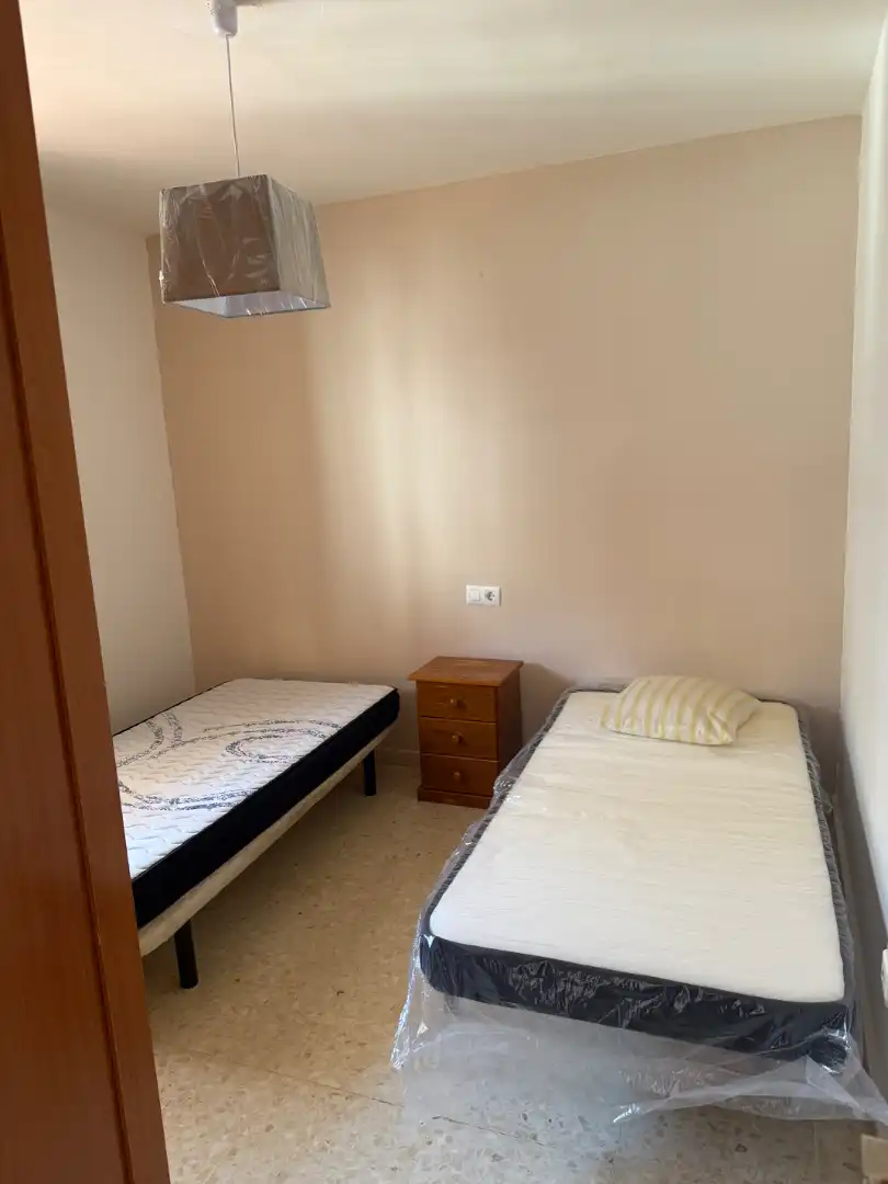 Habitación de Apartamento en venta en Badajoz con Aire acondicionado, Lavadora y Microondas