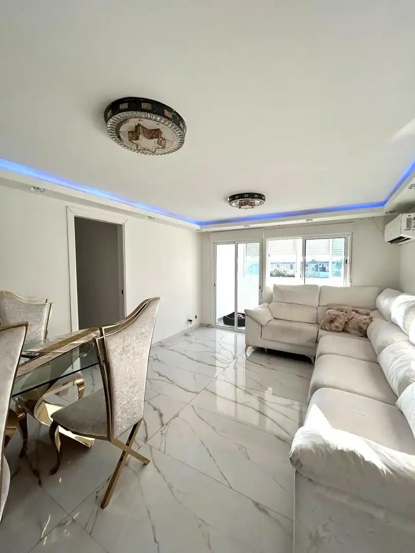 Living room of Flat for sale in Sevilla  with Air Conditioner and Terrace