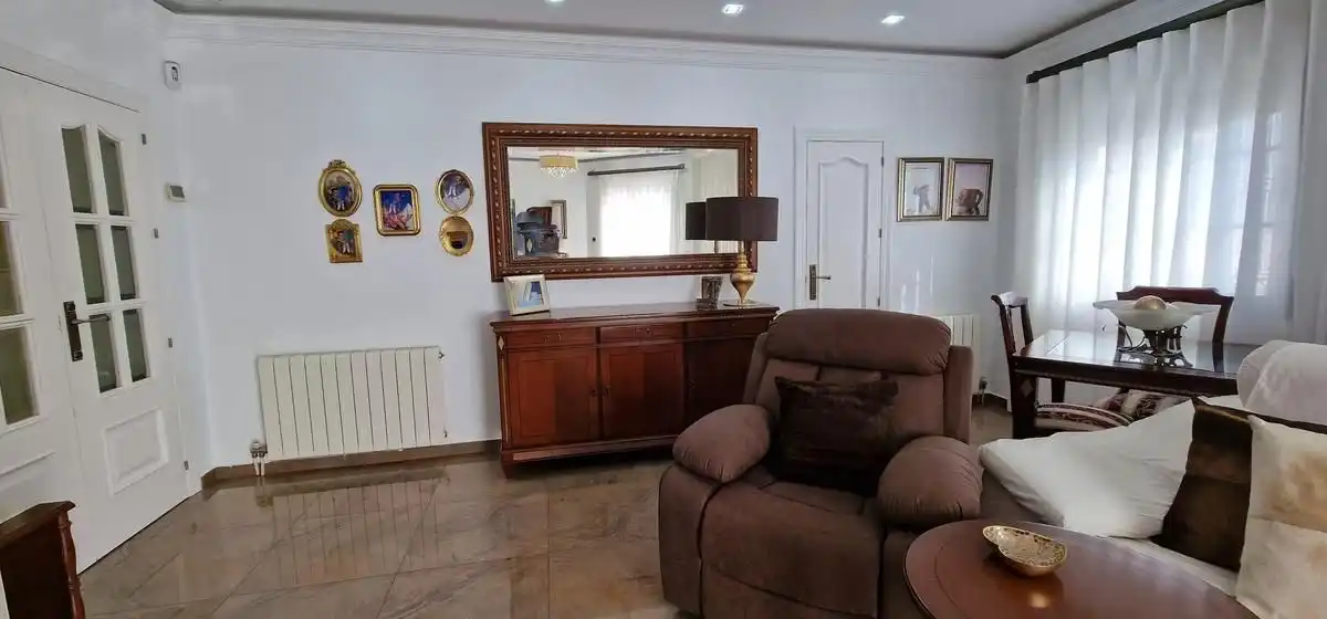 Sala d'estar de Casa adosada en venda en Totana amb Aire condicionat, Moblat i Balcó