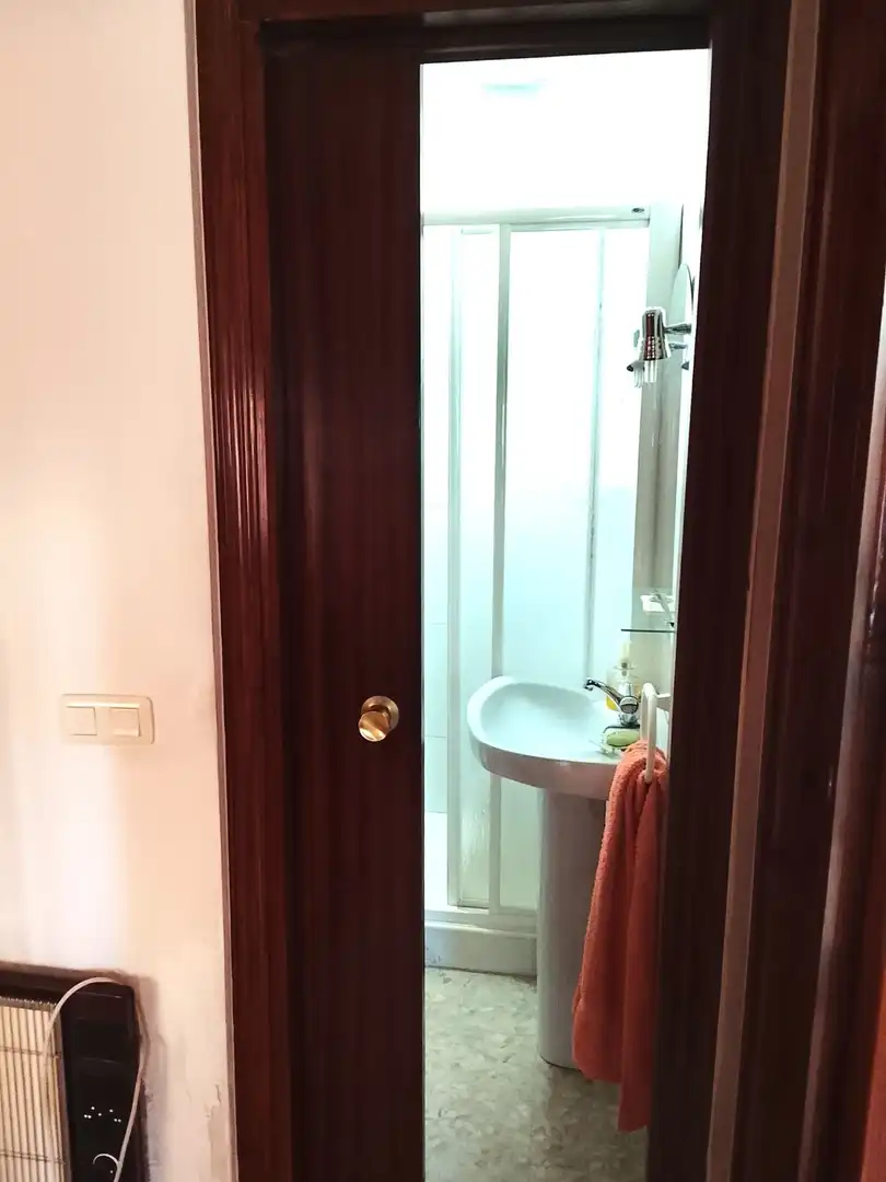 Bathroom of Flat for sale in Madrigal de la Vera  with Furnished