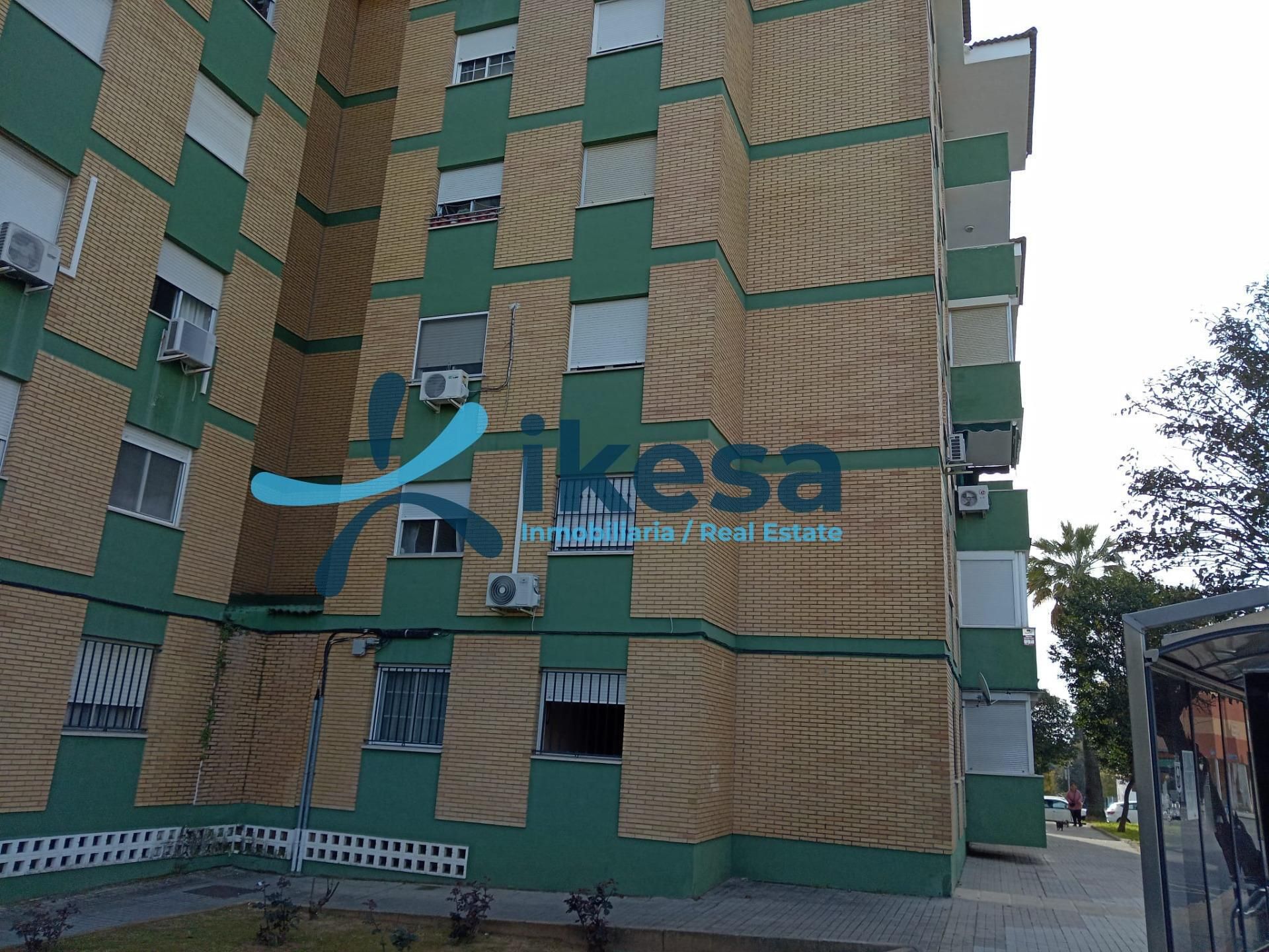 Vista exterior de Piso en venta en  Huelva Capital