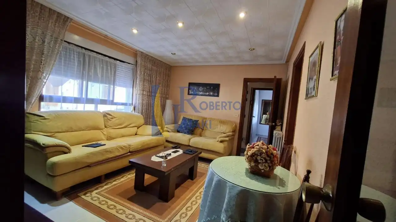 Casa con jardín en venta en Villamañán