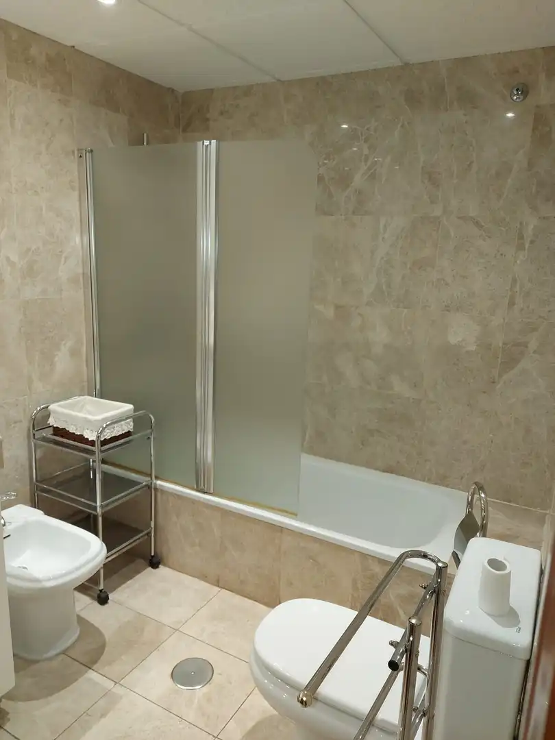 Badezimmer von Maisonette zur Miete in Badajoz mit Klimaanlage, Heizung und Terrasse