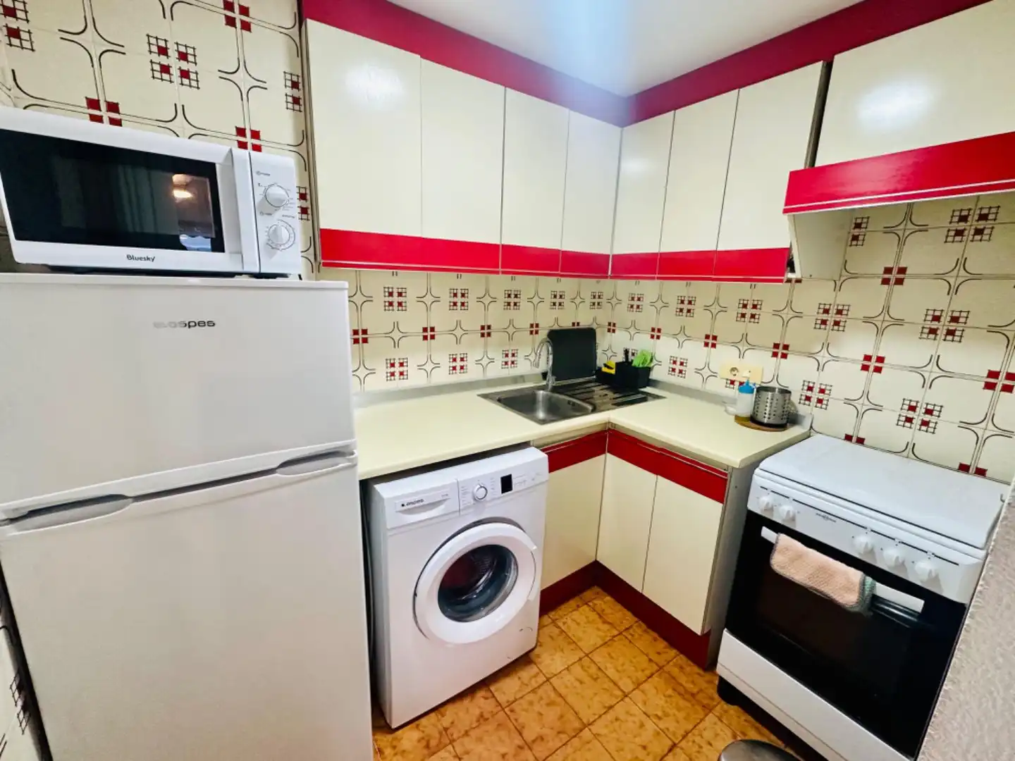 Cocina de Apartamento de alquiler en Cullera con Aire acondicionado, Jardín privado y Terraza
