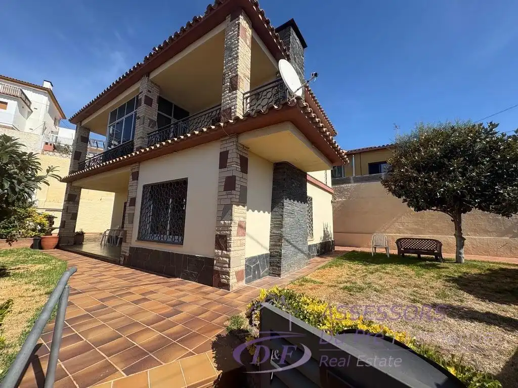 Exterior view of Houses for sale in Premià de Dalt, Barcelona