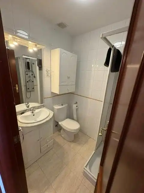 Bathroom of Houses for rent in Granada  with Terrace and Furnished