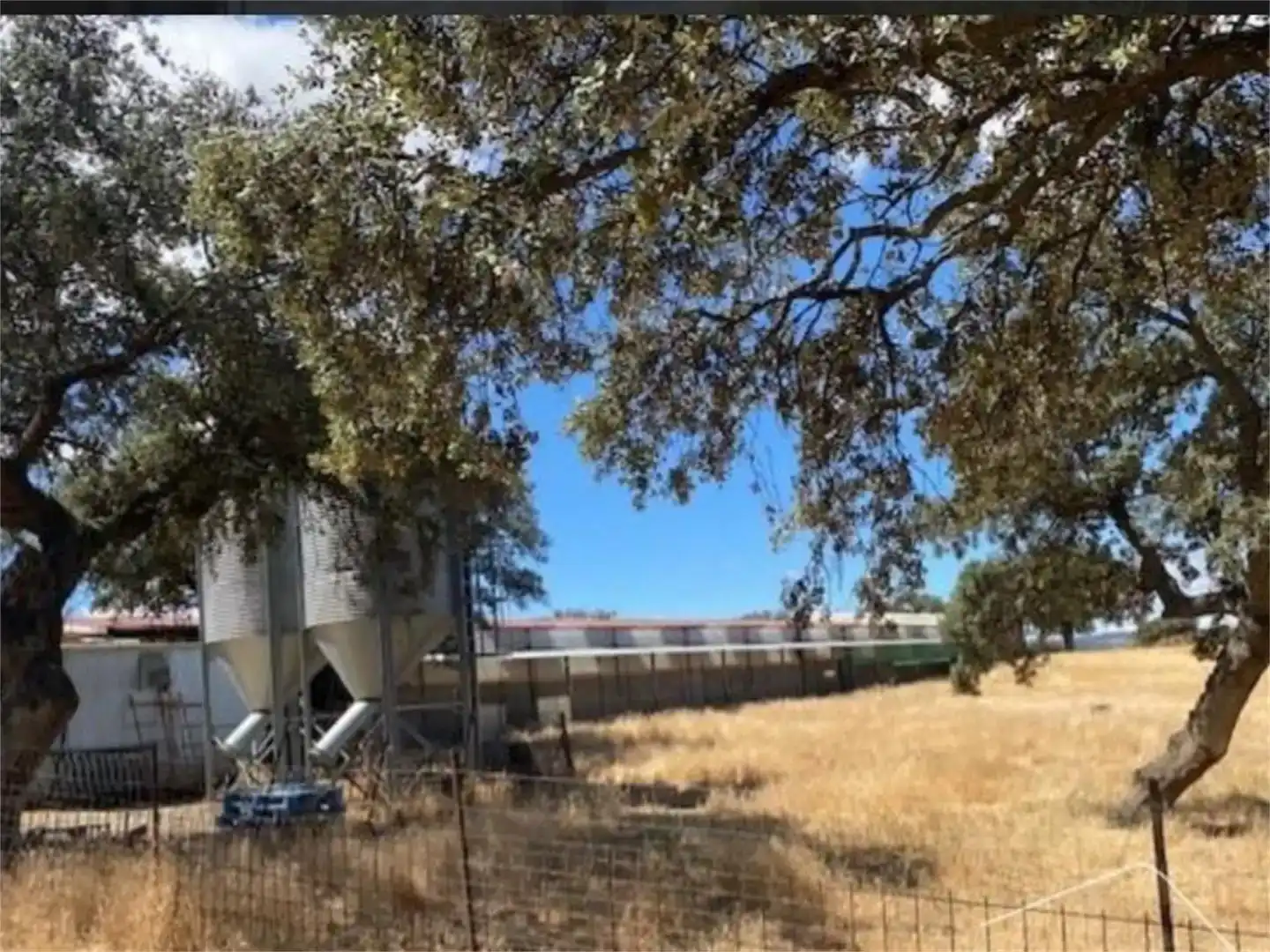 Vista exterior de Finca rústica en venda en Zalamea de la Serena amb Aire condicionat, Jardí privat i Moblat