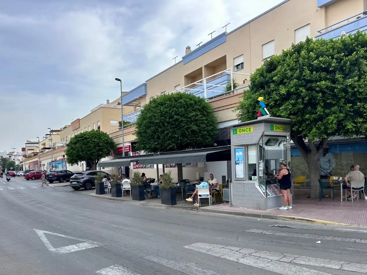 Vista exterior de Local de lloguer en Rota