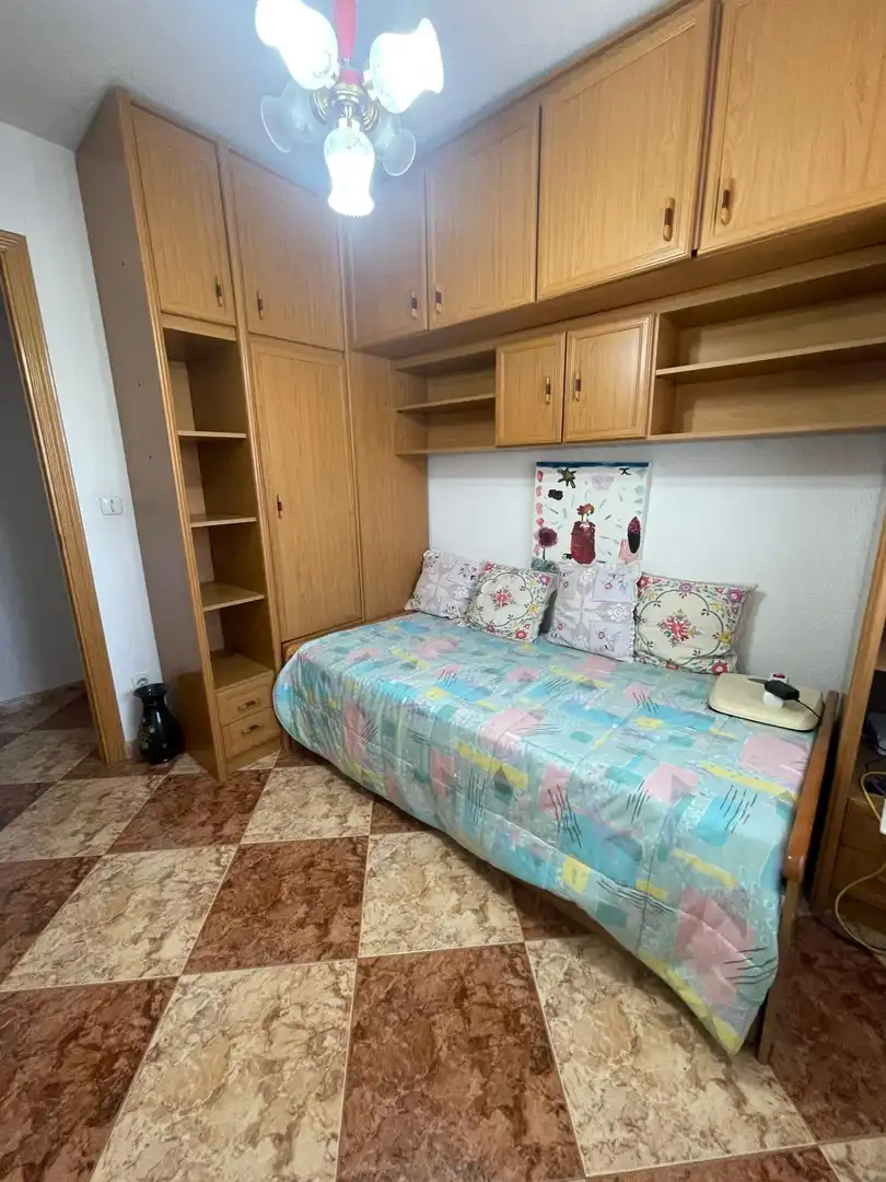 Schlafzimmer von Wohnung zur Miete in Fuenlabrada mit Klimaanlage, Heizung und Parkett
