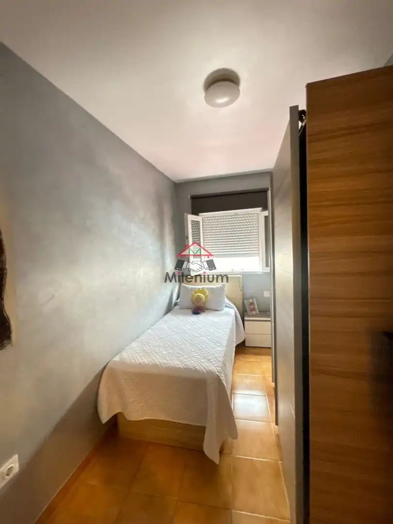 Dormitori de Casa o xalet en venda en Algeciras amb Terrassa
