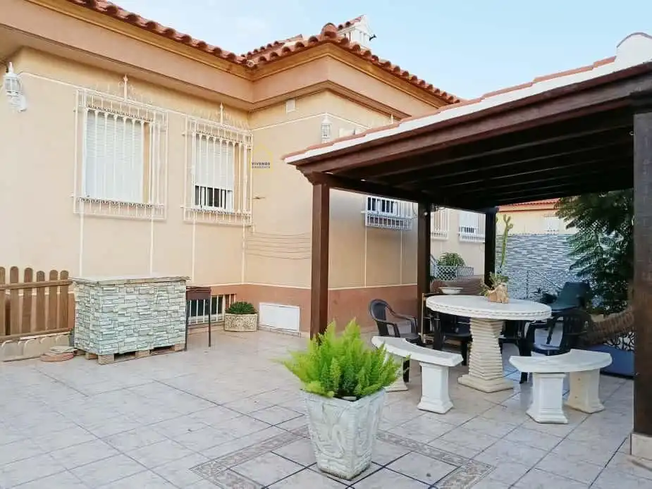 Houses for sale in Escucha