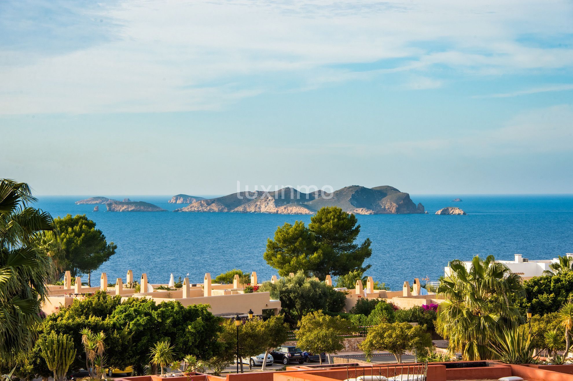 Vista exterior de Casa adosada en venda en Sant Josep de sa Talaia amb Aire condicionat, Jardí privat i Terrassa