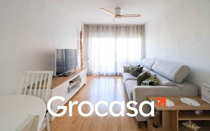 Living room of Flat for sale in Mataró  with Heating, Parquet flooring and Oven