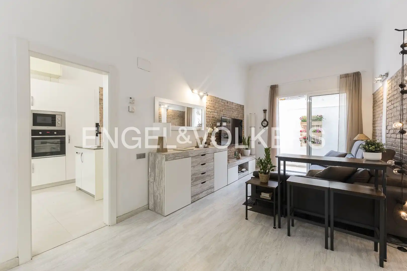 Vista exterior de Apartamento en venta en Barcelona con Calefacción