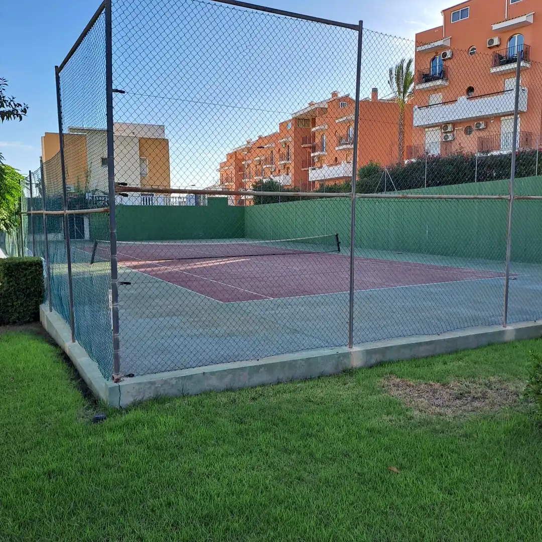 Aparcament de Apartament en venda en Torrevieja amb Jardí privat, Terrassa i Moblat