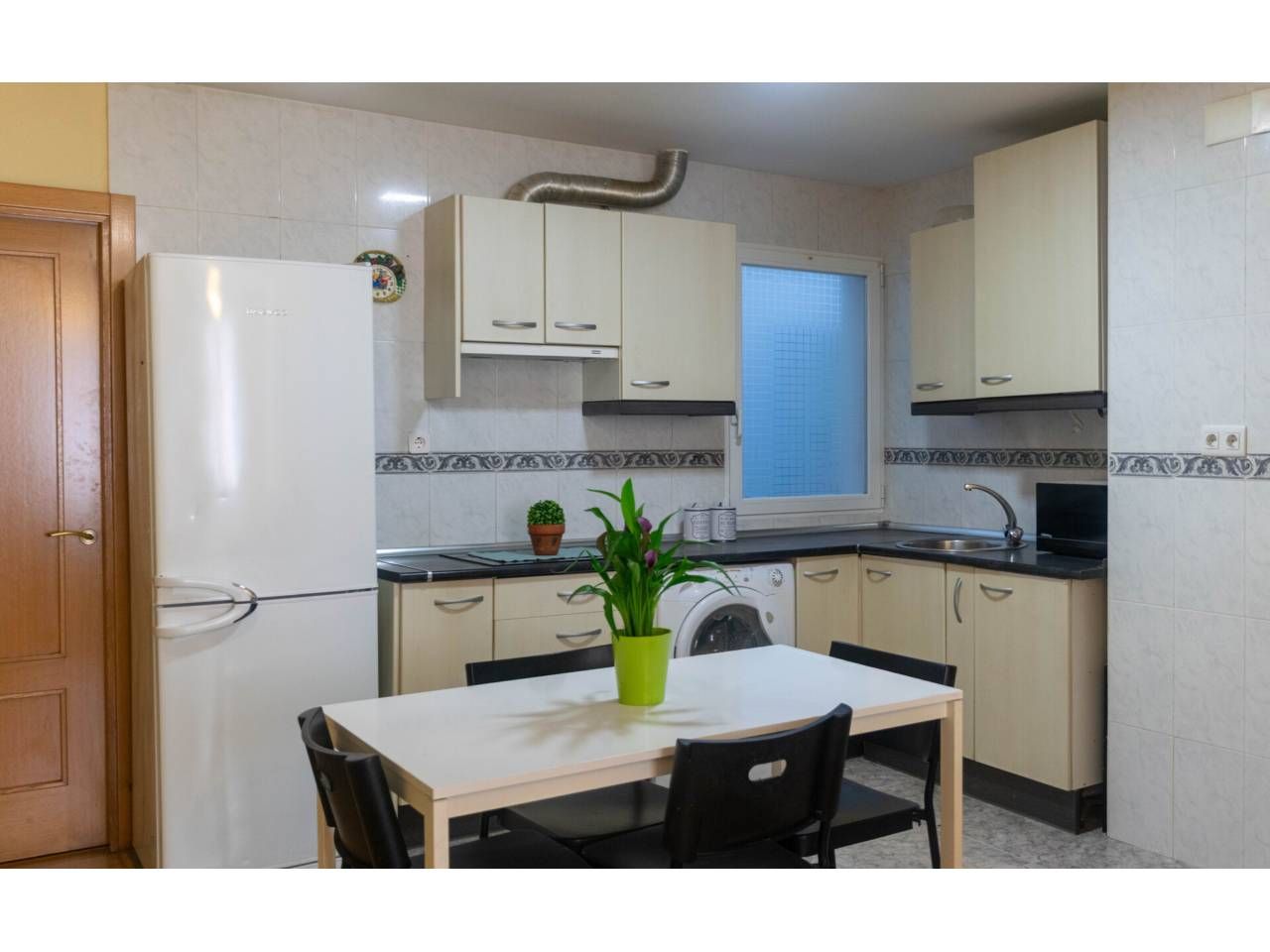 Kitchen of Flat for sale in Burgos Capital  with Heating and Furnished