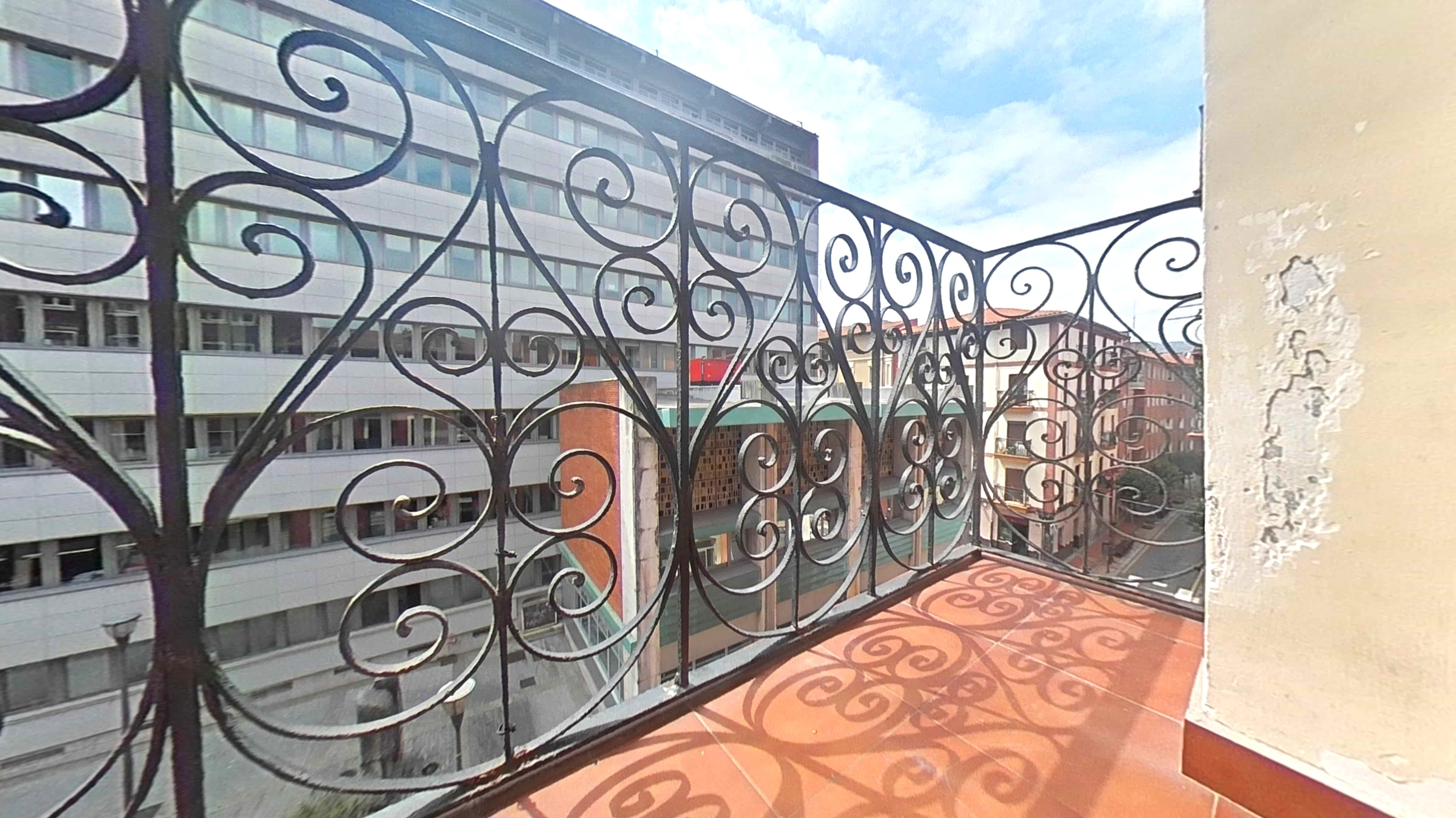 Terrassa de Pis en venda en Barakaldo  amb Calefacció, Parquet i Forn