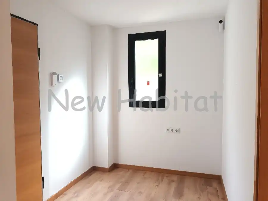 Habitación de Casa adosada en venta en Castellón de la Plana / Castelló de la Plana con Aire acondicionado, Jardín privado y Terraza