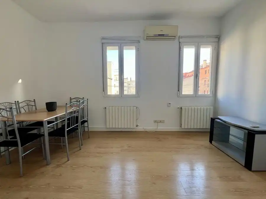 Living room of Flat for sale in Ciudad Lineal