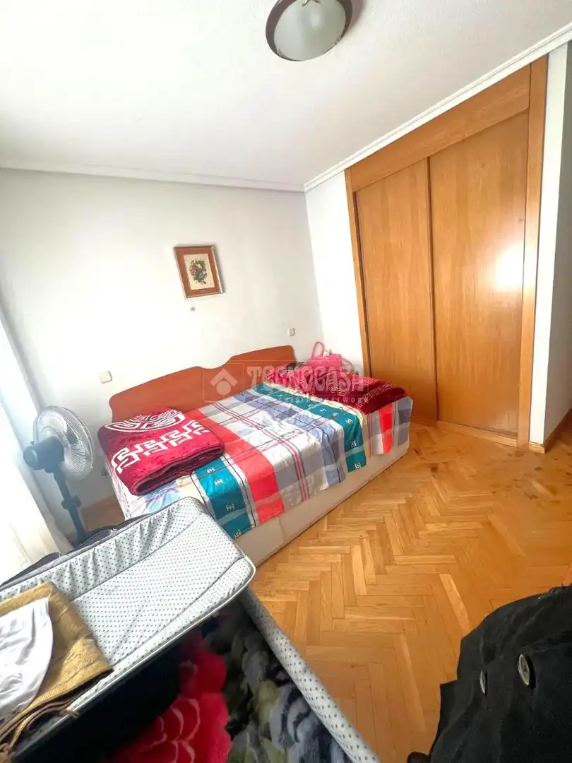 Habitación de Piso en venta en Parla con Calefacción, Parquet y Trastero