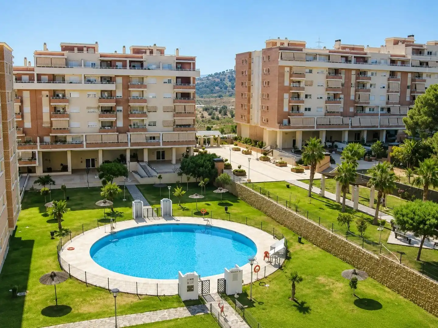 Piscina de Piso de alquiler en Málaga con Terraza, Amueblado y Piscina comunitaria