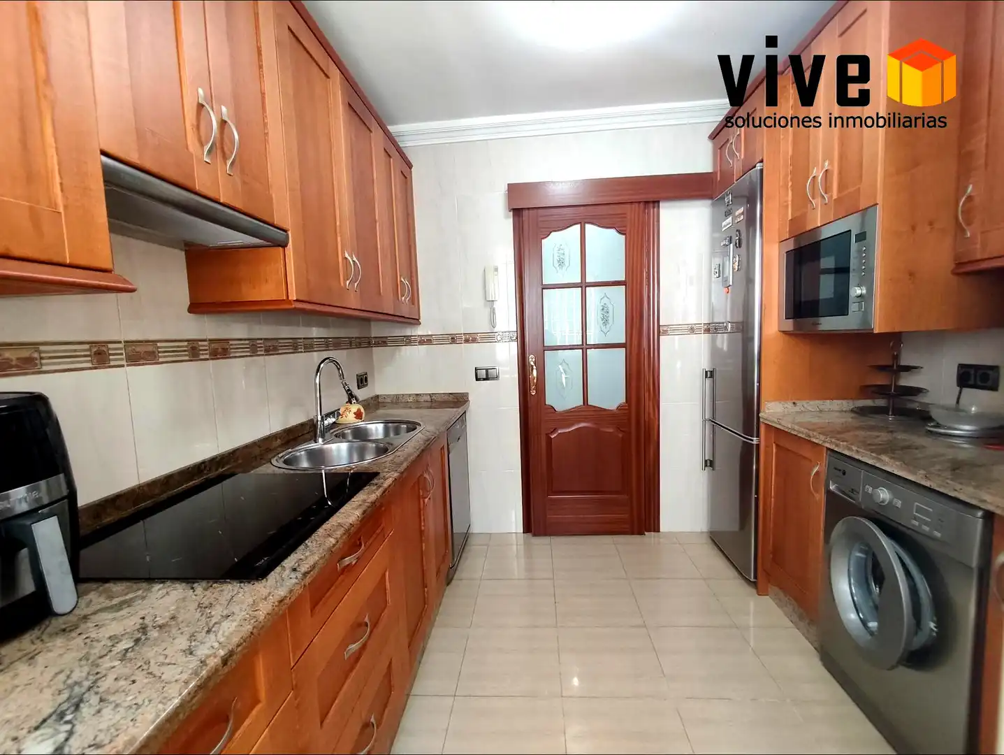 Kitchen of Flat for sale in Sevilla  with Air Conditioner