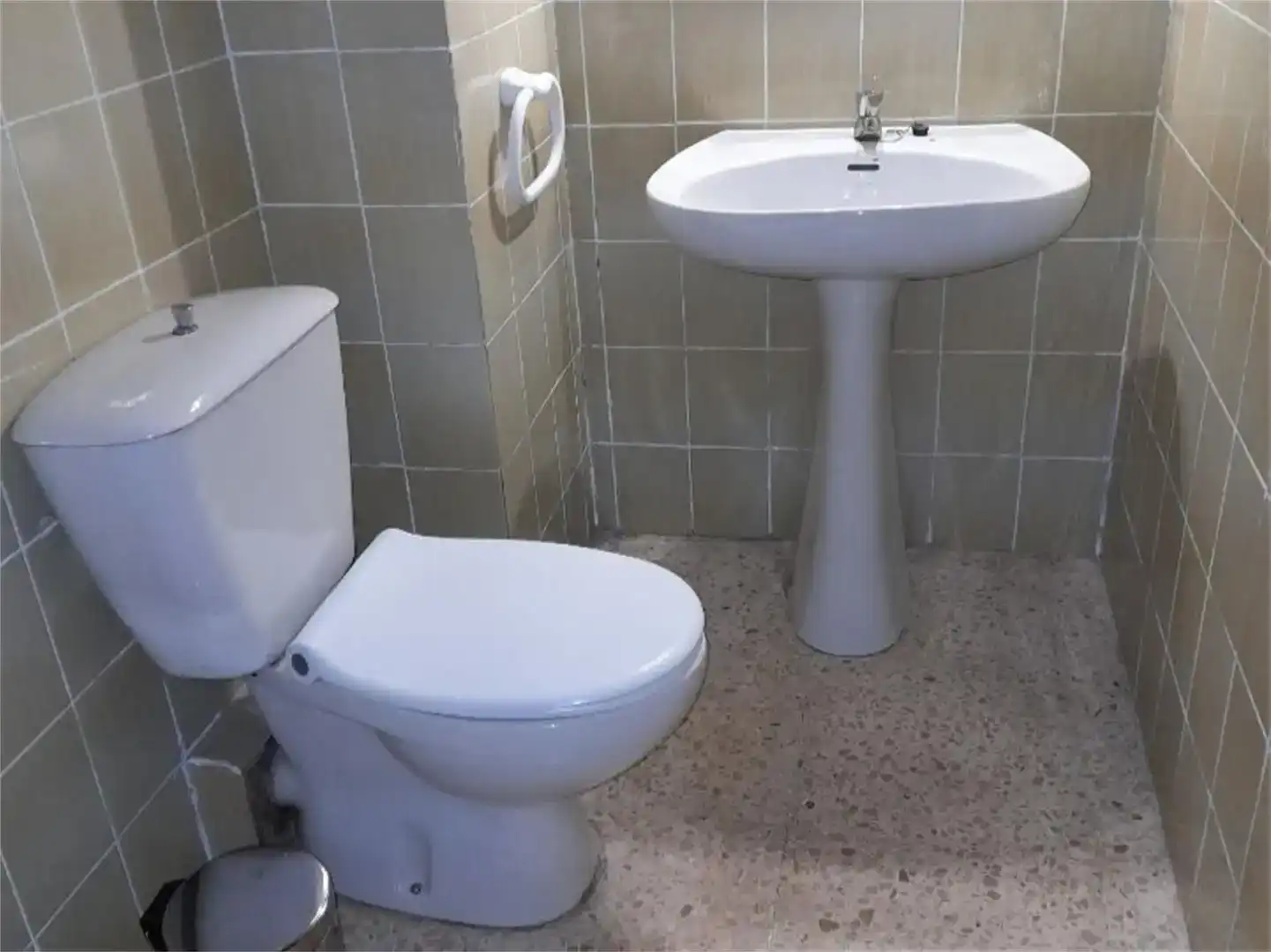 Bathroom of Office for sale in Dos Hermanas