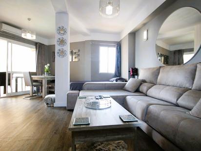 Living room of Apartment for sale in Fuengirola  with Air Conditioner, Terrace and Furnished