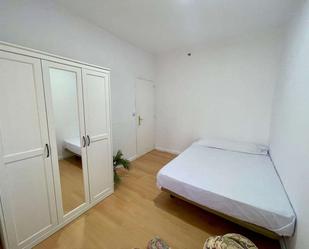 Bedroom of Flat to share in  Sevilla Capital  with Air Conditioner and Terrace