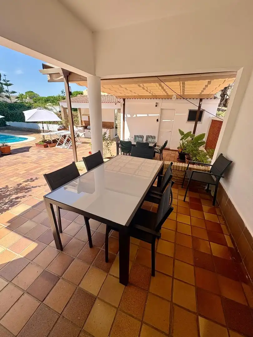 Terrassa de Casa o xalet en venda en Aljaraque amb Aire condicionat, Calefacció i Jardí privat