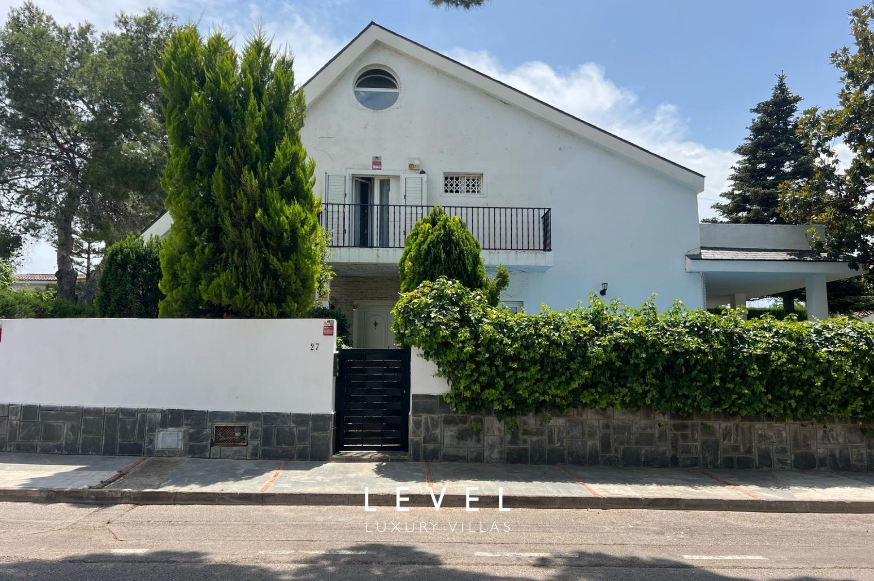 Exterior view of House or chalet for sale in L'Eliana  with Air Conditioner, Heating and Private garden