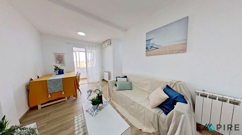 Foto 2 de Piso en venta en Juan de la Cierva, Getafe