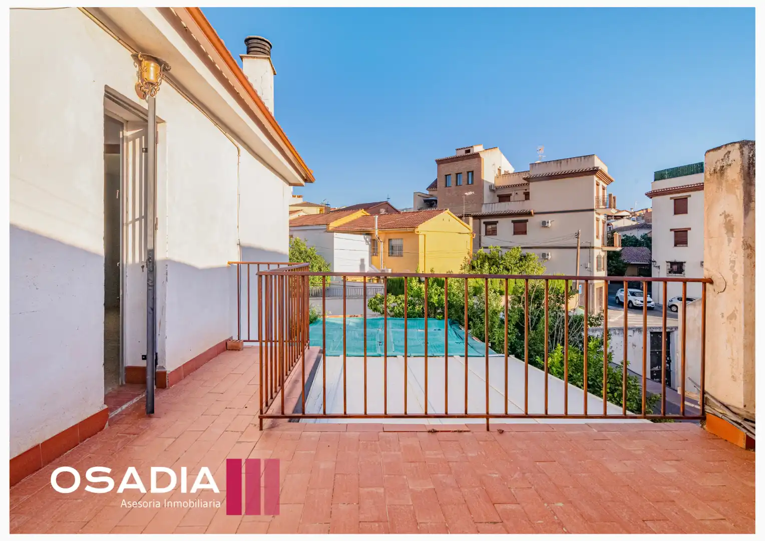Vista exterior de Casa adosada en venta en La Zubia