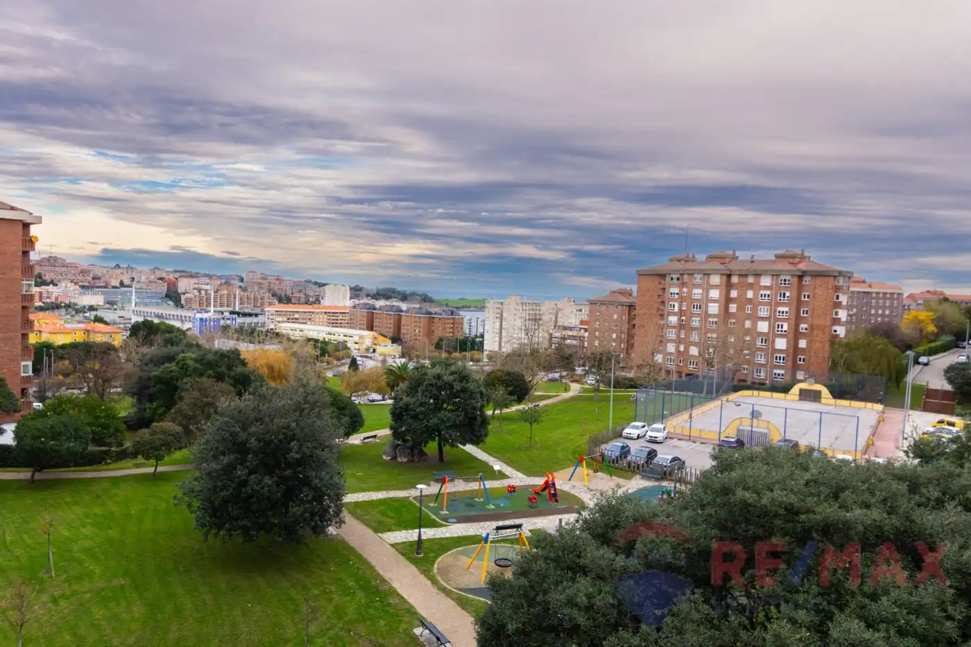 Vista exterior de Pis de lloguer en Santander amb Calefacció, Jardí privat i Terrassa