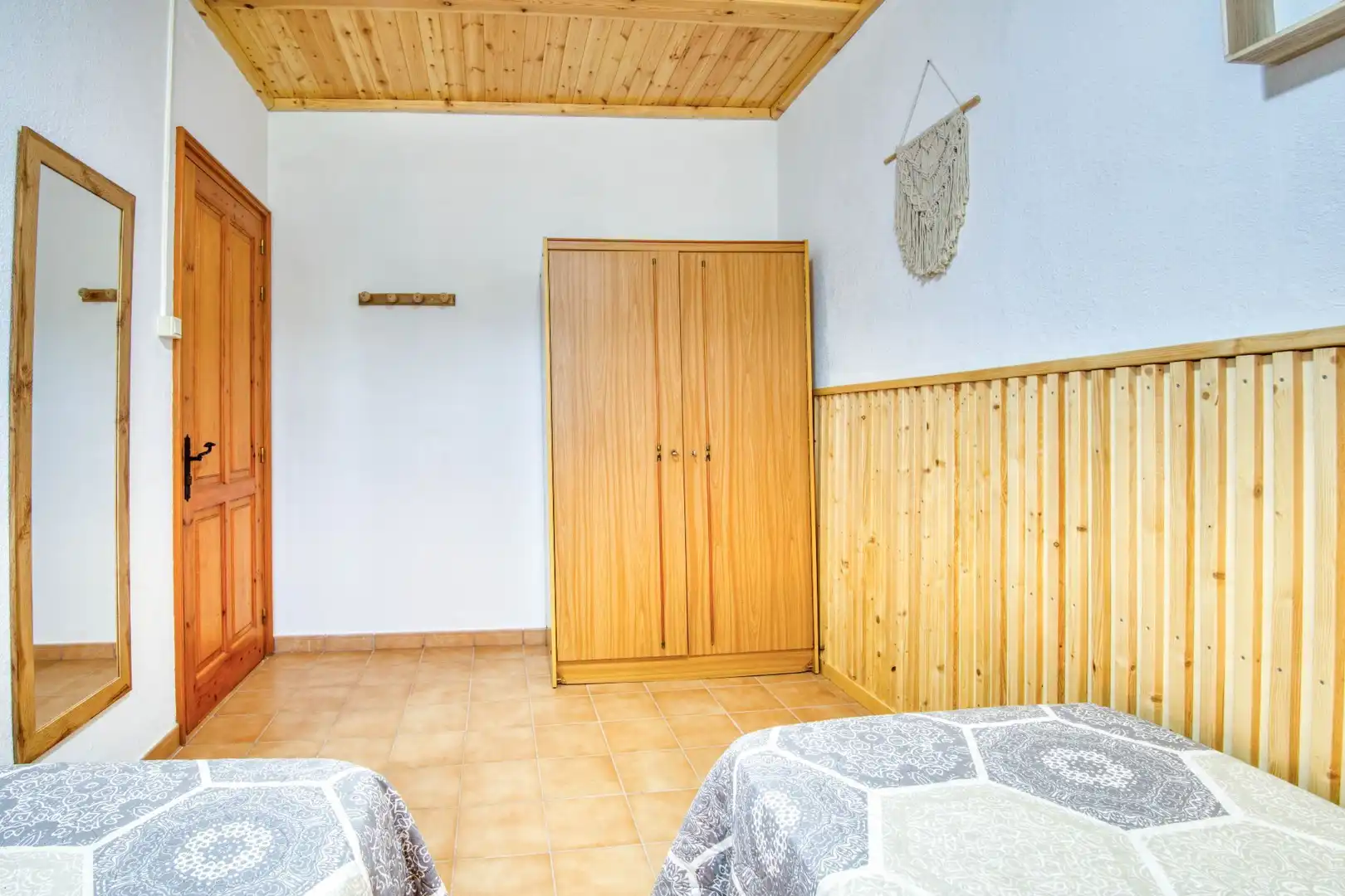 Schlafzimmer von Country house zum Verkauf in Albons mit Privatgarten, Terrasse und Schwimmbad