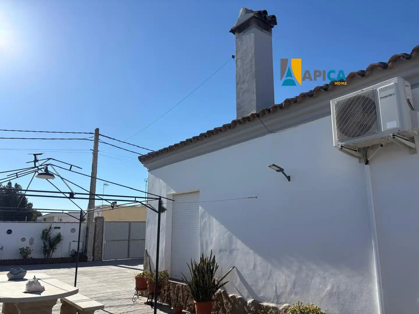 Exterior view of Houses for sale in Chiclana de la Frontera  with Air Conditioner, Terrace and Storage room