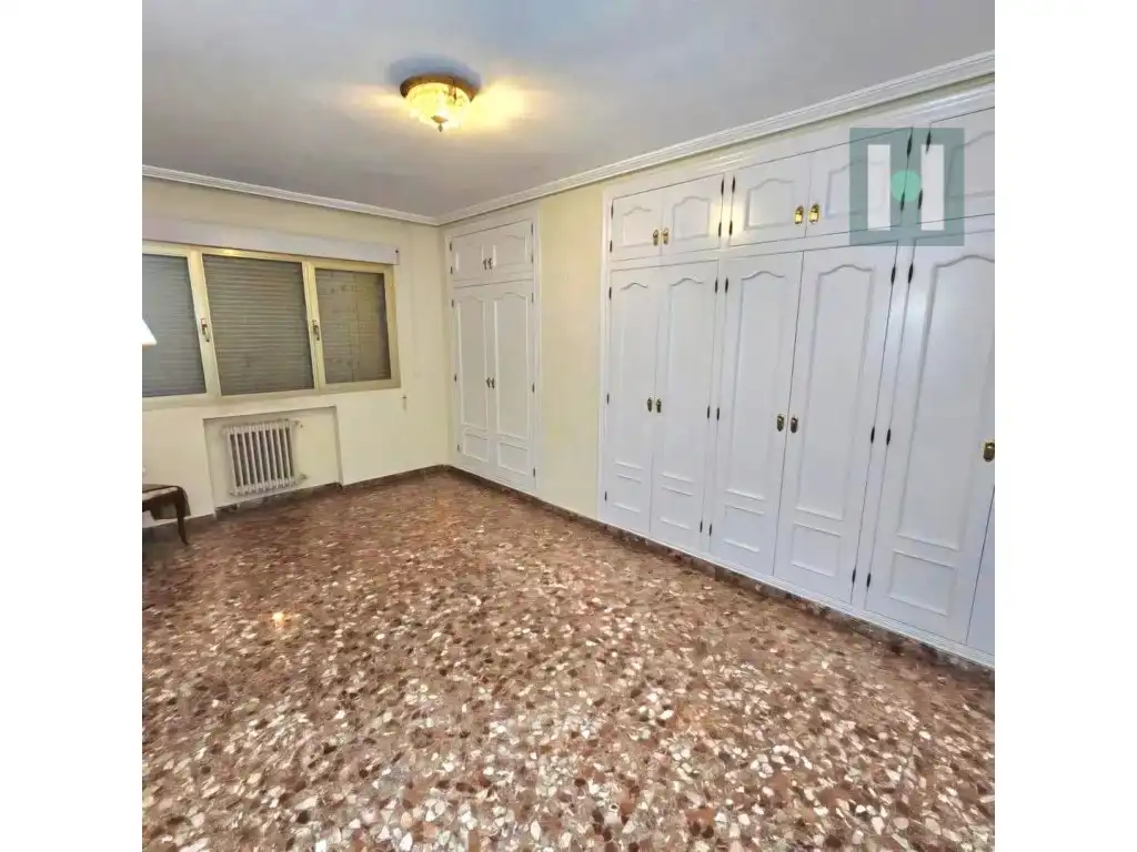 Piso en venta en Plaza Castellini, Casco Antiguo
