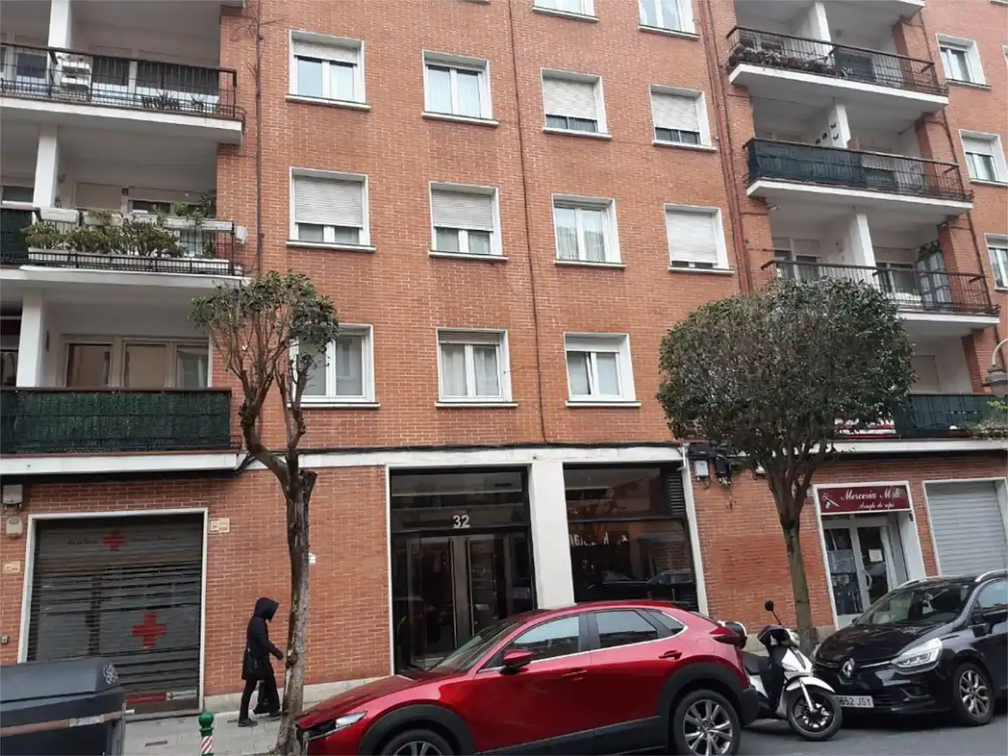 Vista exterior de Pis en venda en Bilbao  amb Jardí privat, Parquet i Balcó