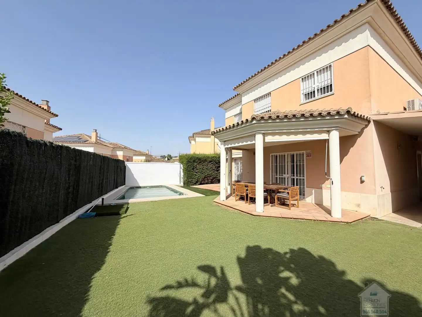 Vista exterior de Casa o chalet en venta en Montequinto con Aire acondicionado, Terraza y Trastero
