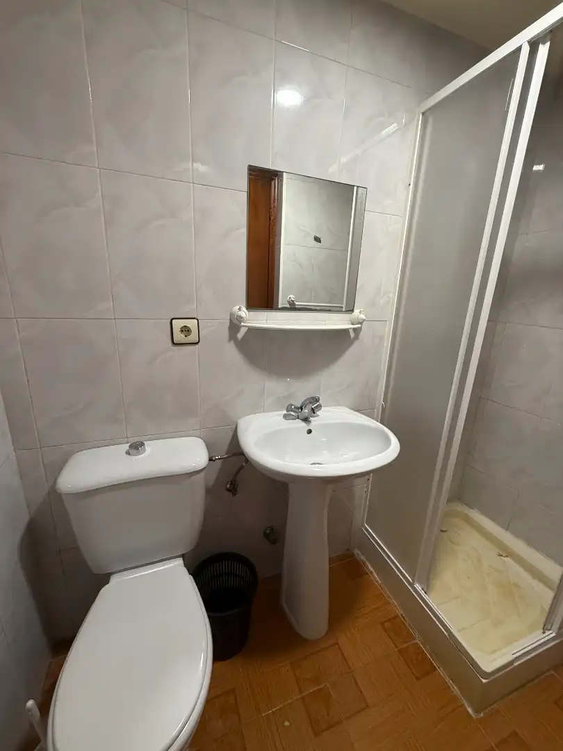 Bany de Edifici en venda en Siero amb Alarma