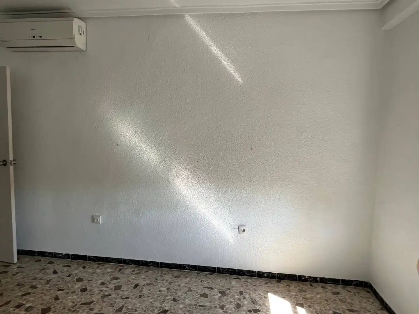 Casa o chalet en venta en Elche / Elx con Aire acondicionado, Jardín privado y Trastero