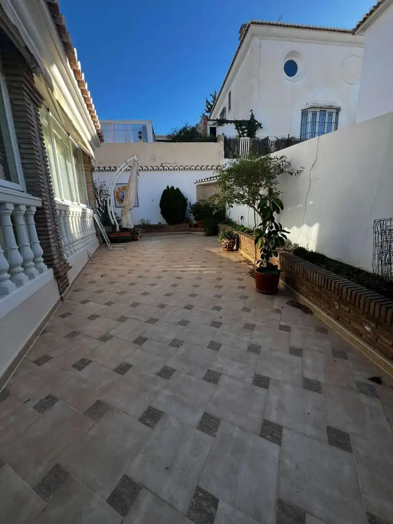 Terrassa de Casa o xalet en venda en Vélez-Málaga amb Terrassa, Traster i Alarma