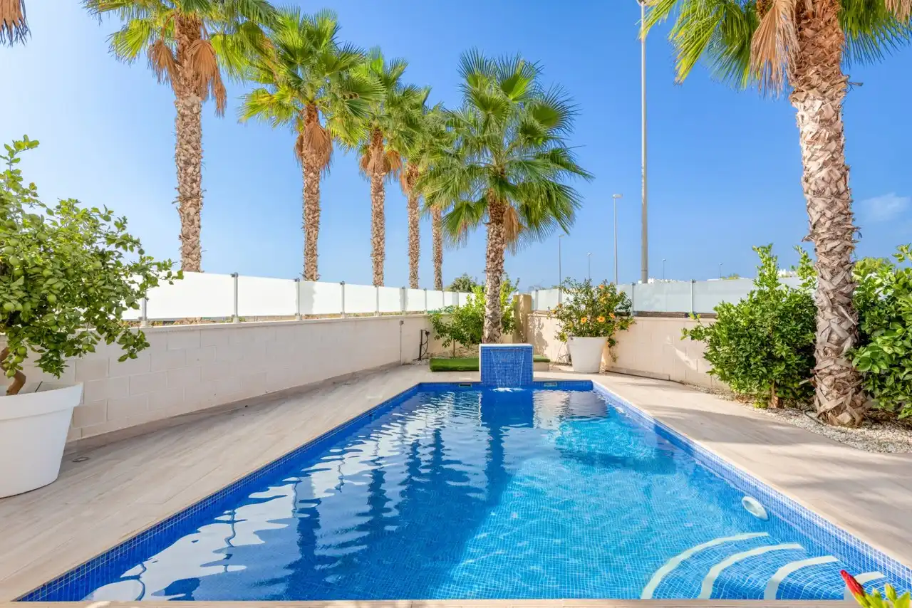 Piscina de Casa o xalet en venda en Rojales amb Aire condicionat, Jardí privat i Terrassa