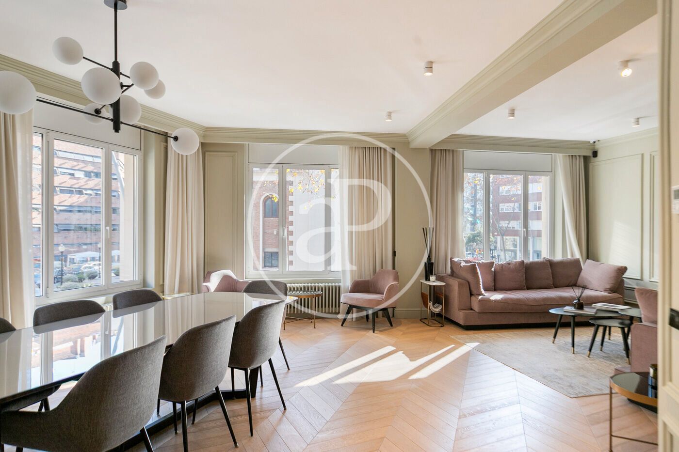 Sala de estar de Piso de alquiler en  Barcelona Capital con Aire acondicionado, Calefacción y Amueblado