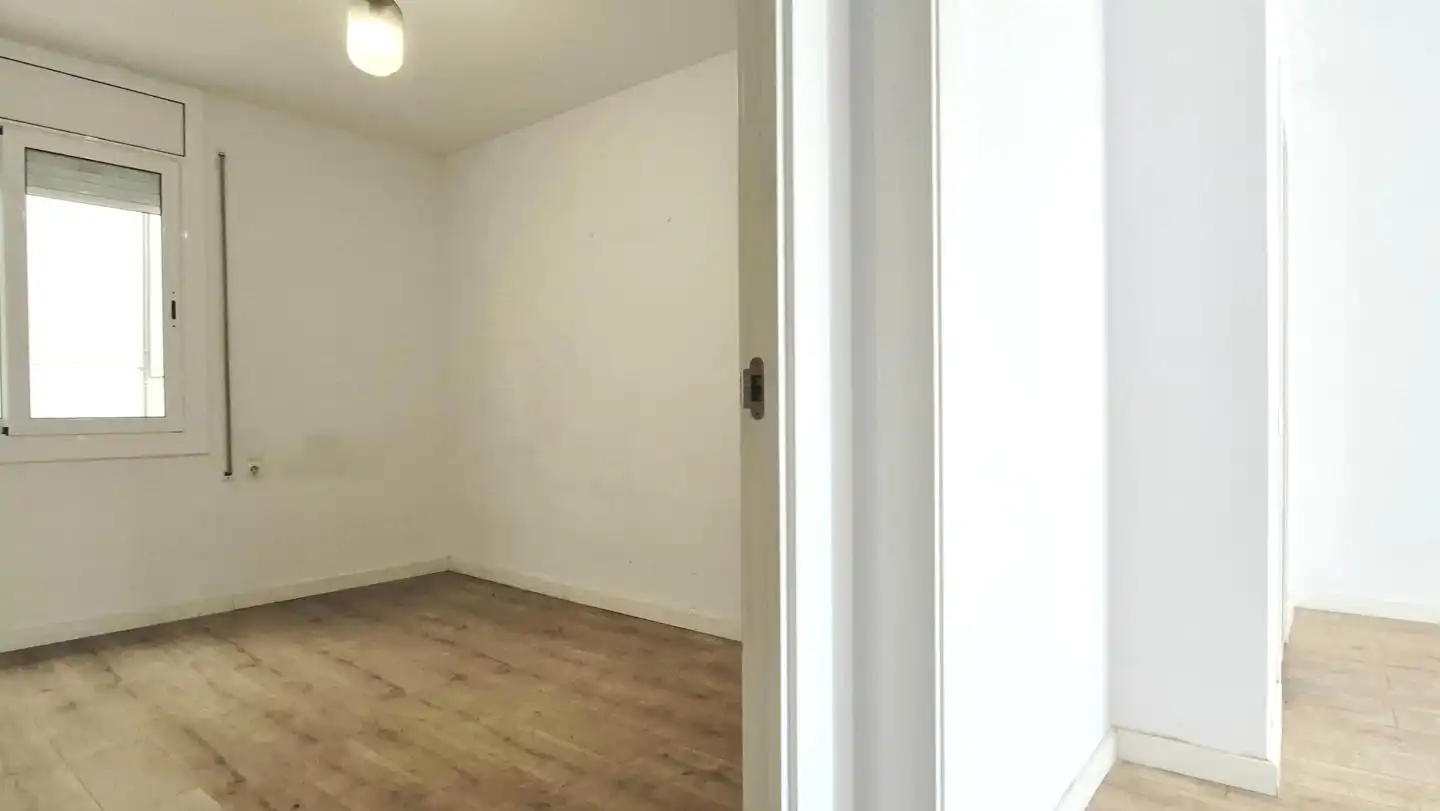 Bedroom of Flat for sale in Terrassa  with Parquet flooring and Alarm