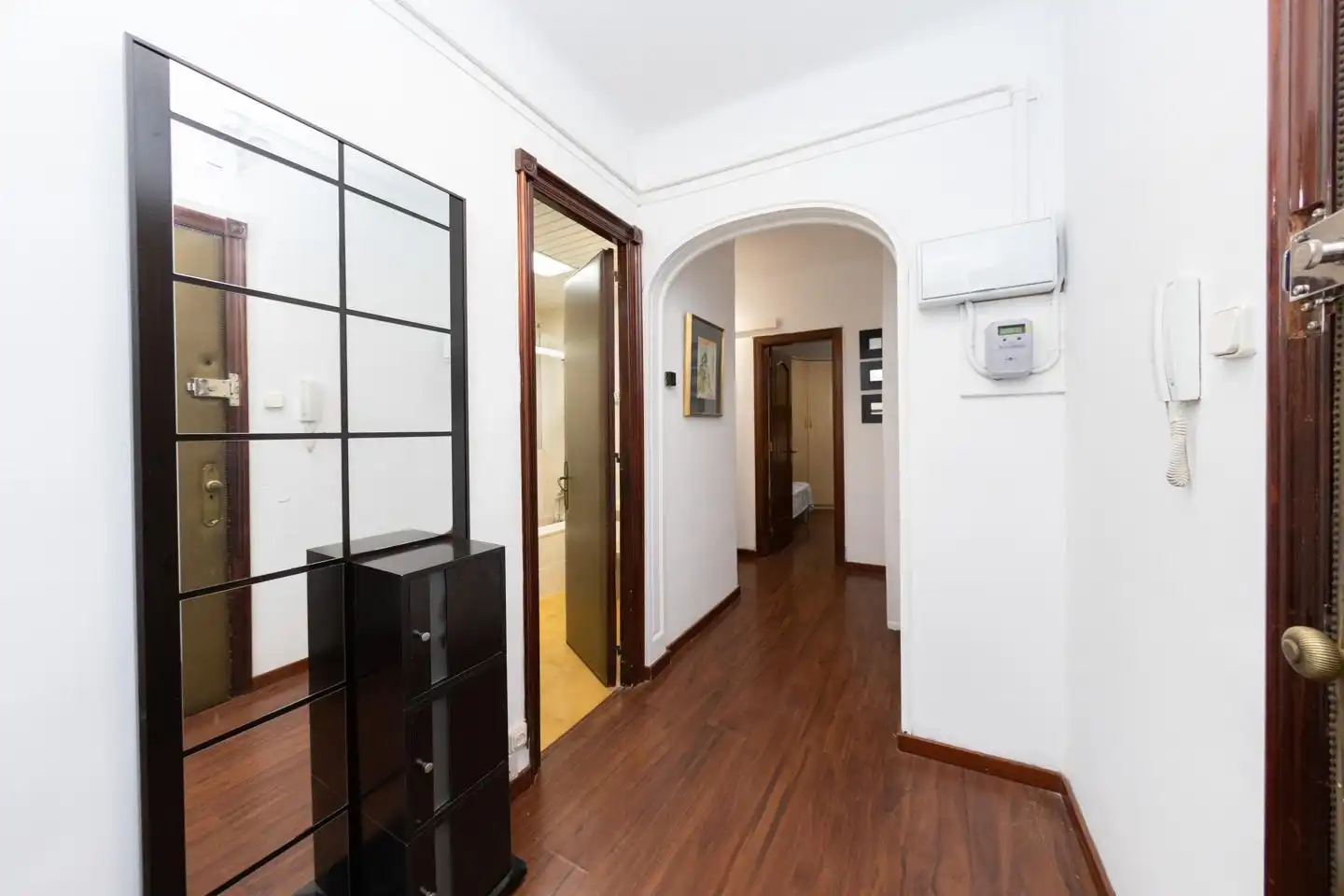 Flat for sale in Barcelona  with Air Conditioner and Furnished