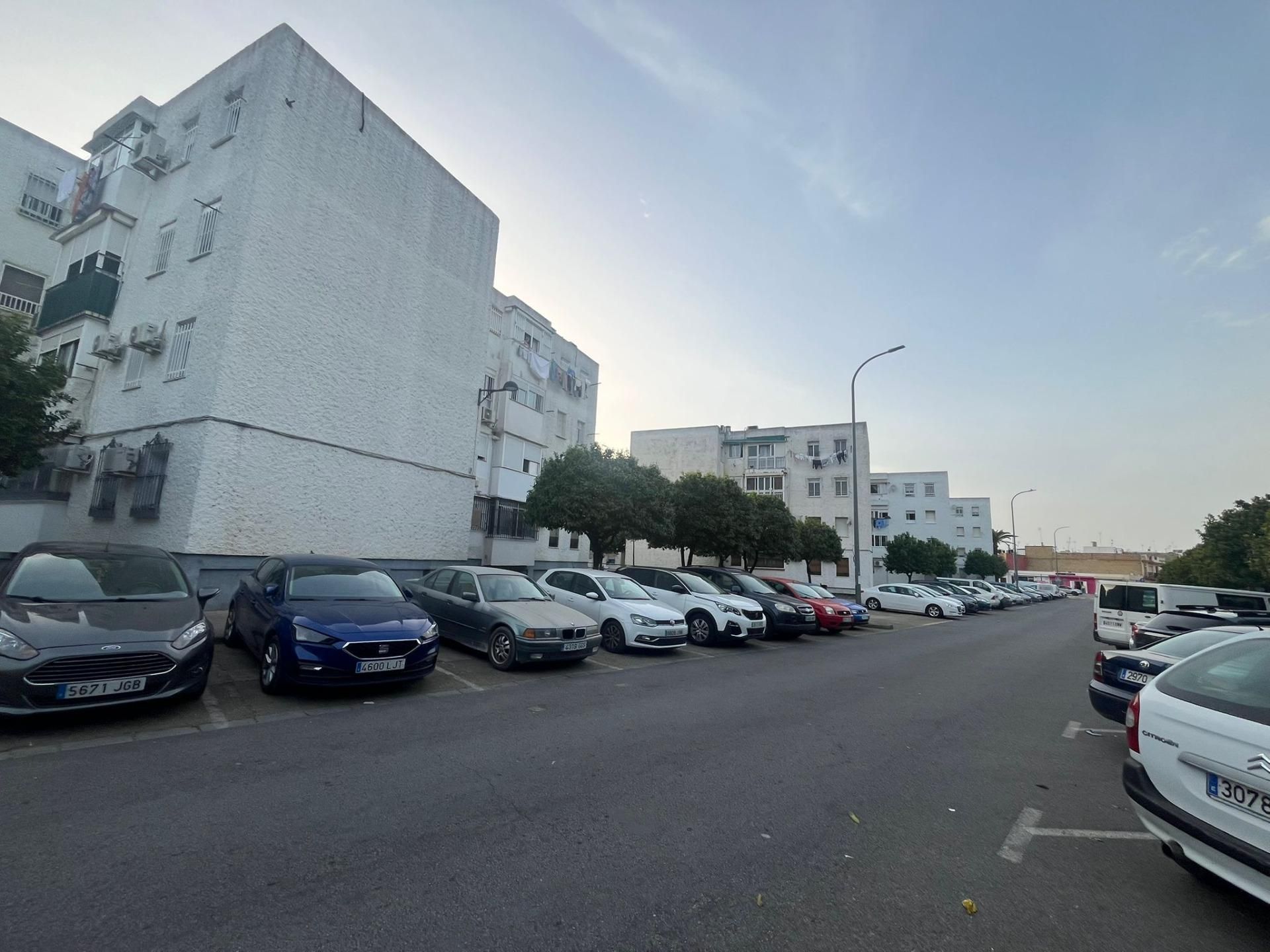 Aparcament de Pis en venda en Dos Hermanas amb Terrassa