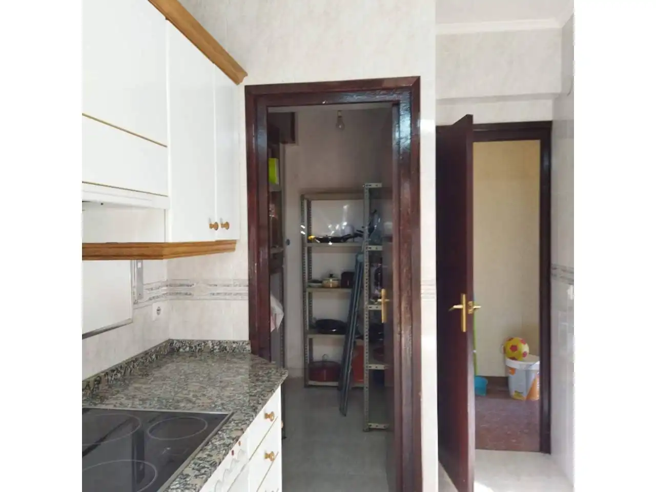 Küche von Haus oder Chalet zum Verkauf in Lardero mit Heizung und Privatgarten